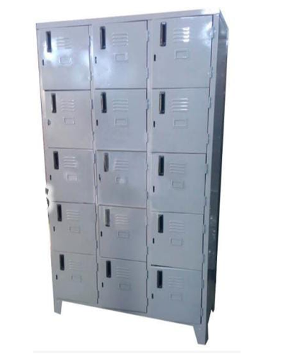Locker de tres cuerpos de 15 casilleros